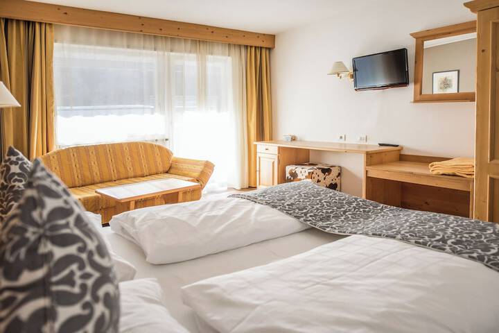 Room 36 of 85