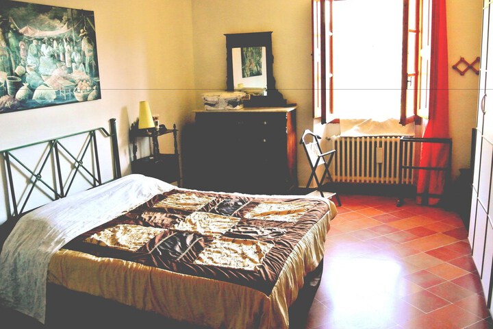 Room 12 of 32