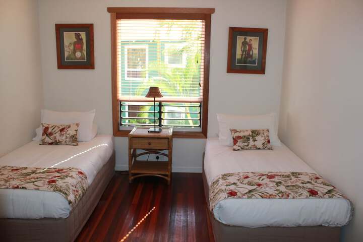 Room 3 of 207