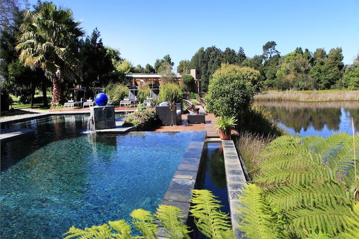 Pool 74 of 175