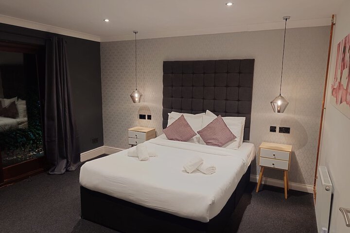Room 5 of 49