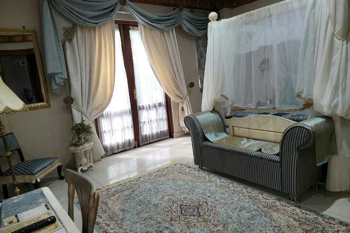 Room 26 of 73
