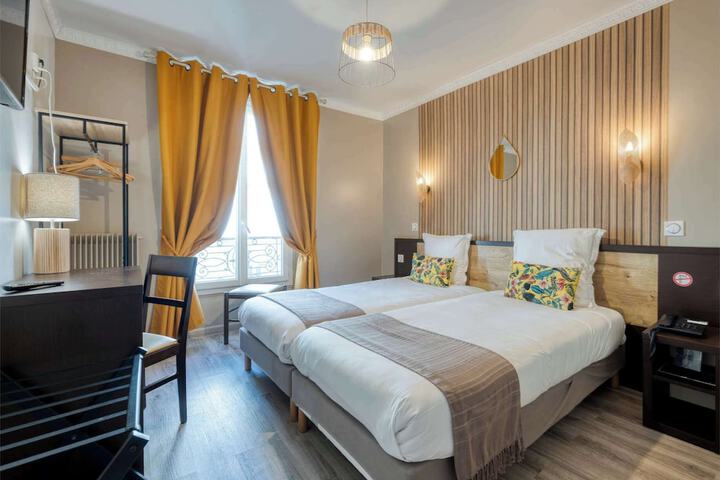 Room 18 of 28