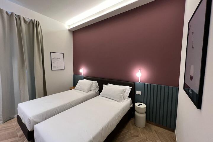 Room 27 of 40