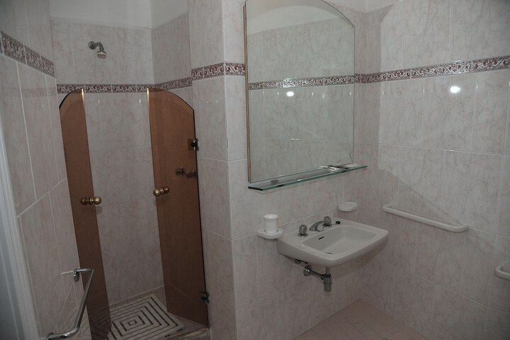 Room 20 of 42