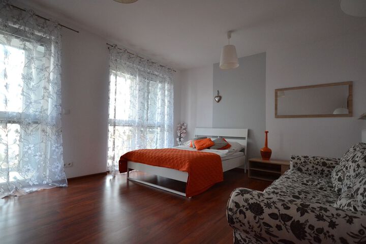 Room 3 of 38