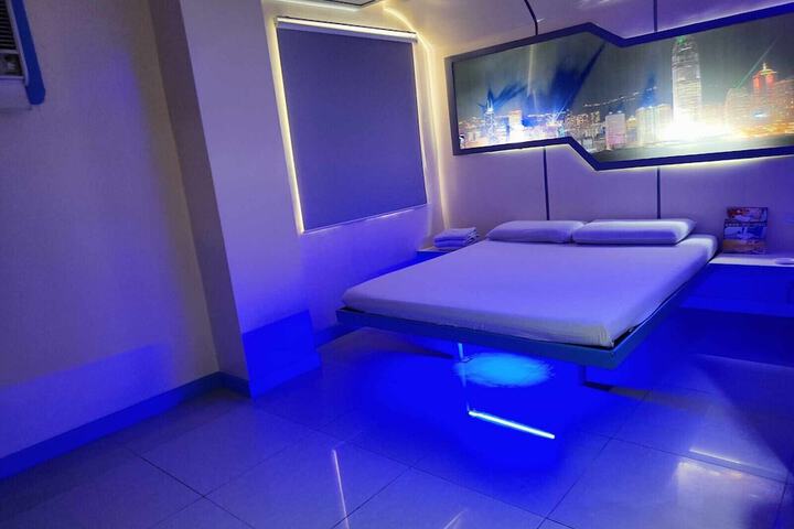 Room 10 of 23