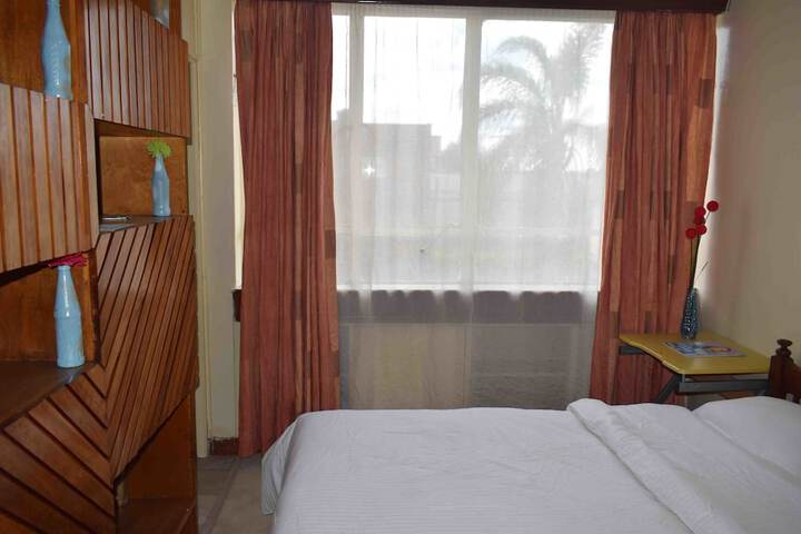 Room 2 of 10