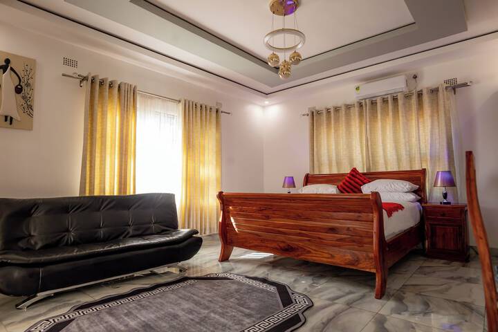 Photo of Amakhosi Hotel