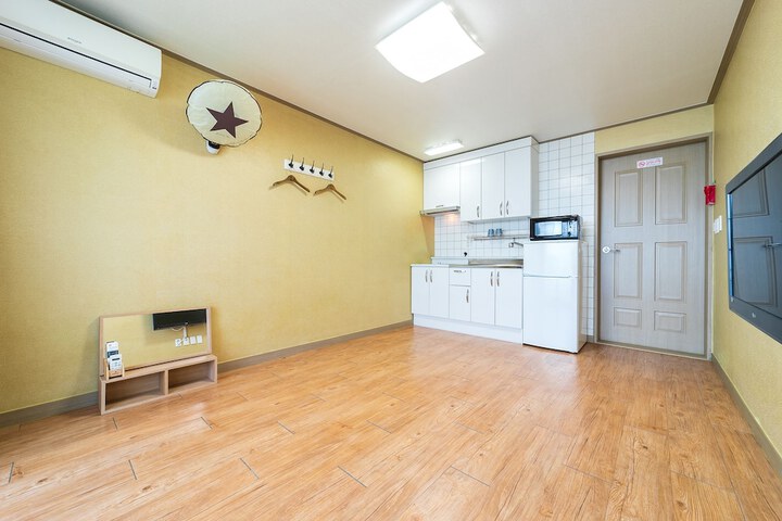 Room 17 of 63