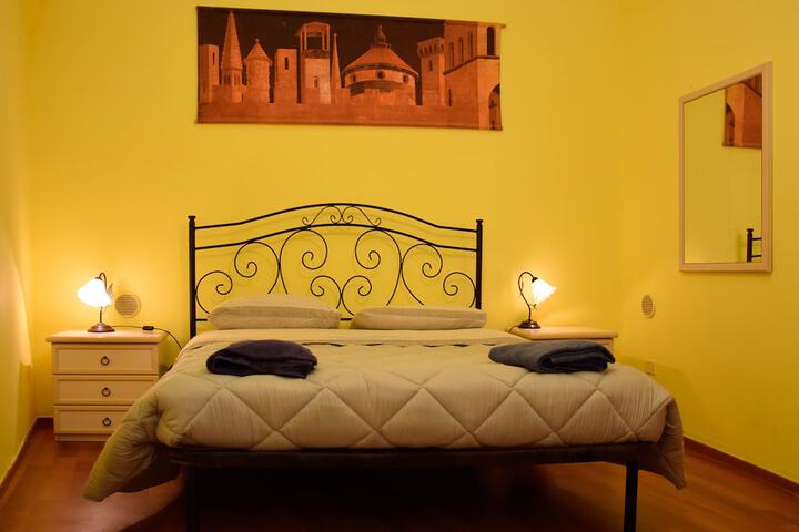 Room 16 of 33