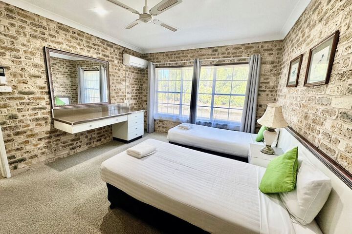 Room 30 of 113