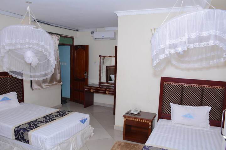 Room 18 of 32