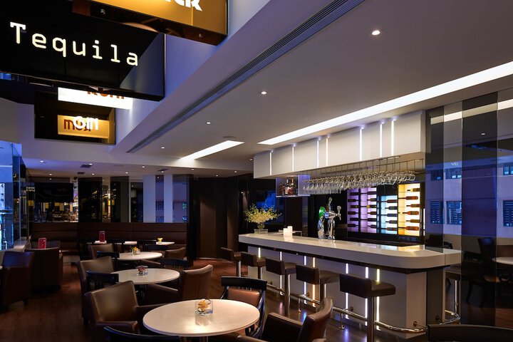 Lounge 60 of 87