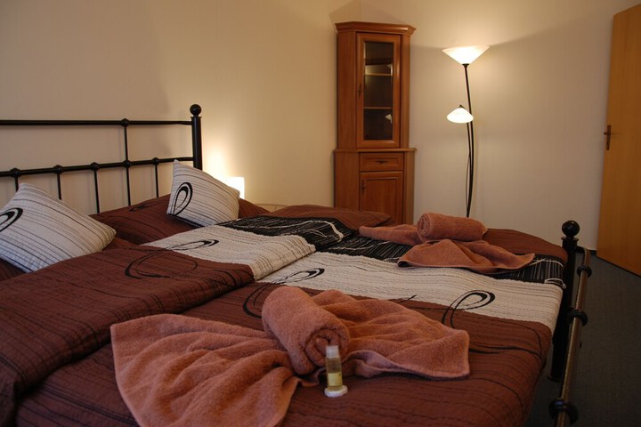 Room 14 of 33