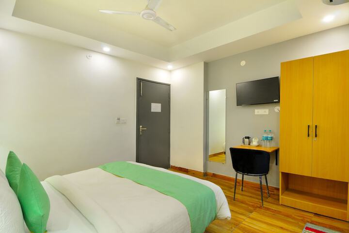 Room 4 of 17