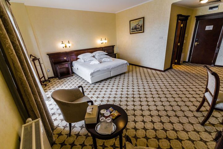 Room 14 of 78