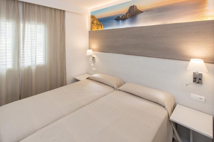 Room 8 of 36