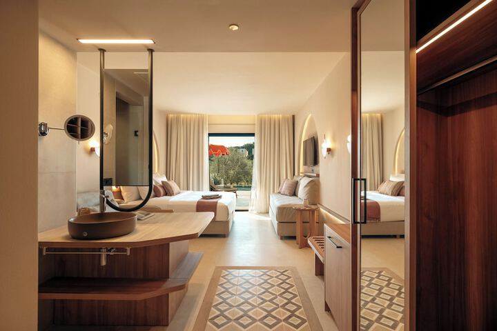 Room 42 of 86