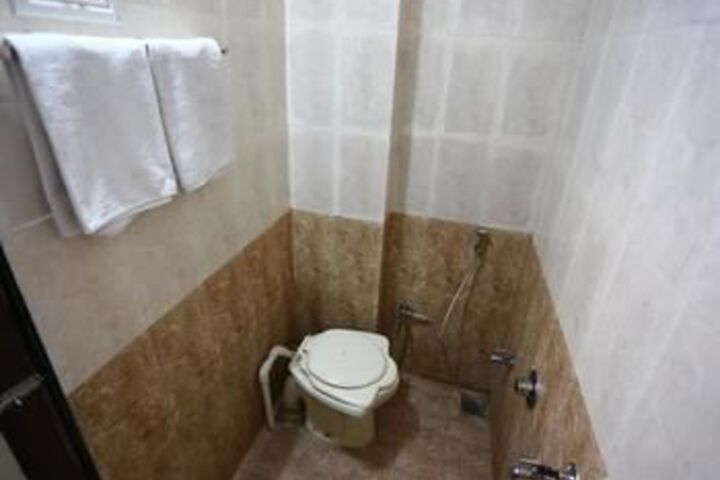Room 6 of 21