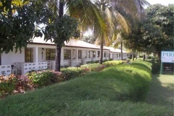 Hotel Exterior 31 of 48