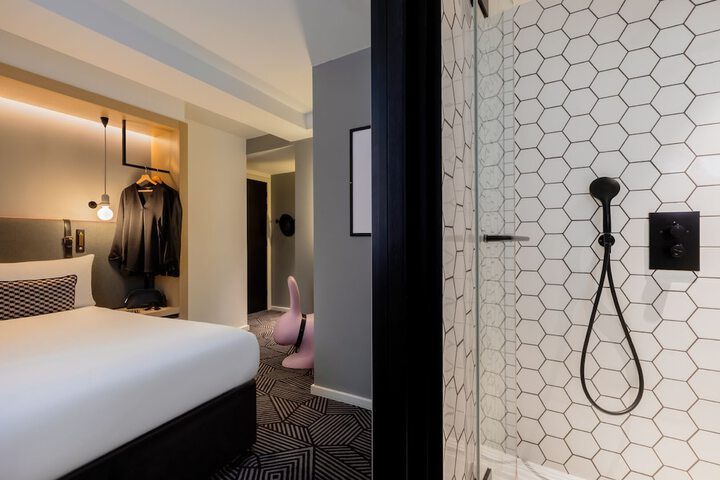 Room 41 of 64