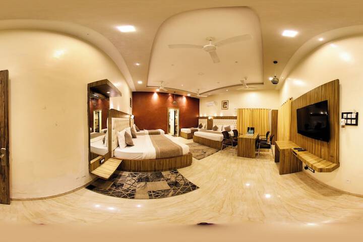 Room 43 of 77