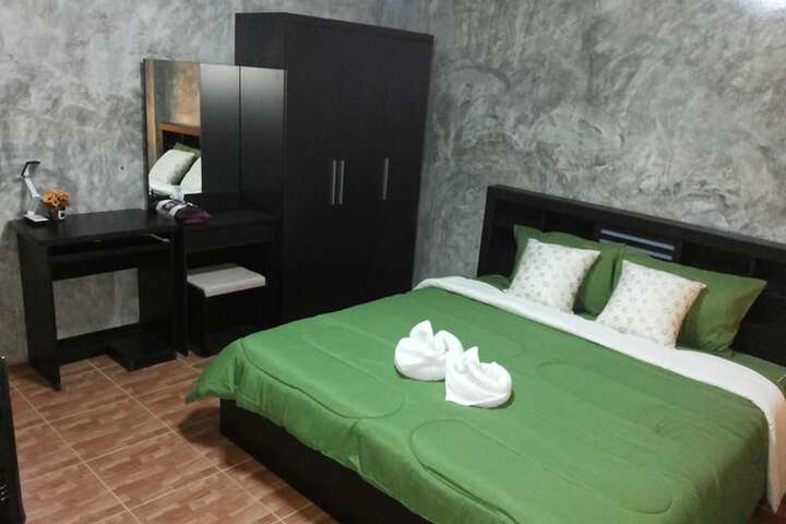 Room 12 of 46