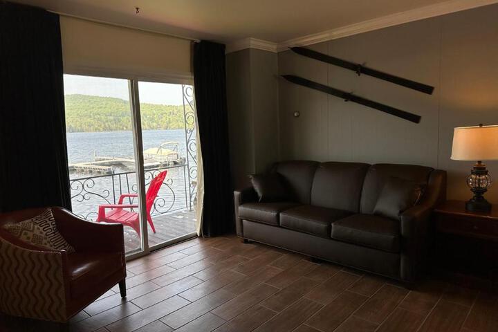 Premier Suite 1 Queen Bed Lake View Lakeside (6 of 7)