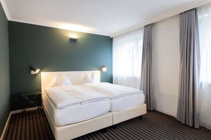 Room 14 of 32
