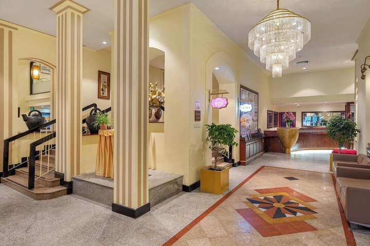 Guest Lobby