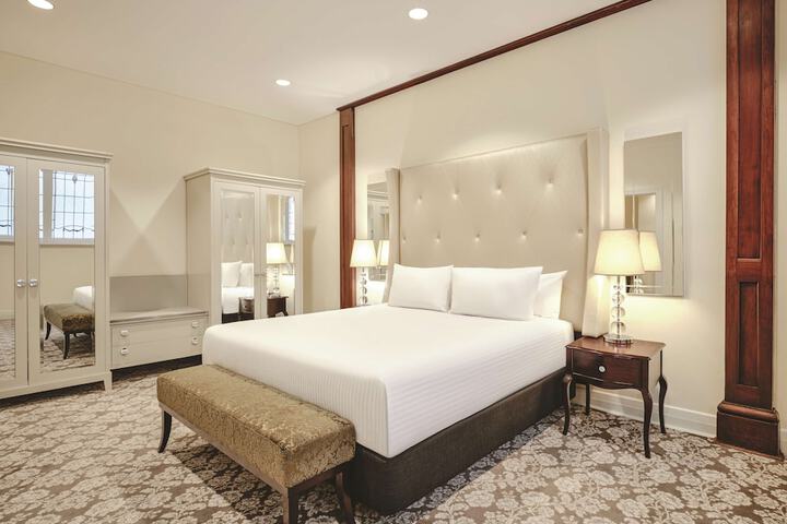 Room 37 of 100