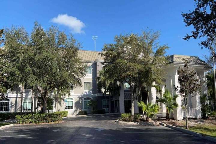 Hotel Entry