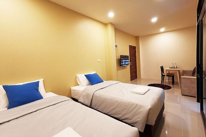 Room 10 of 36