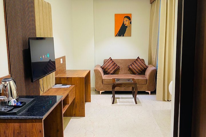 Room 2 of 16