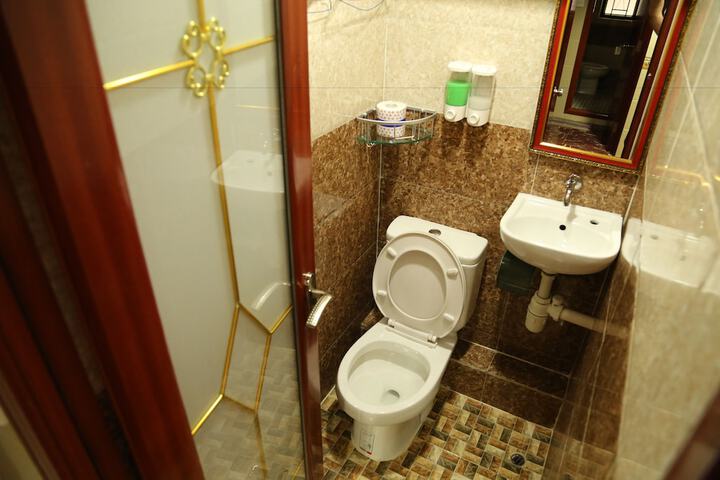 Room 40 of 42