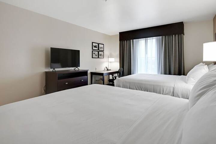 2 Queen Guest Room (13 of 18)