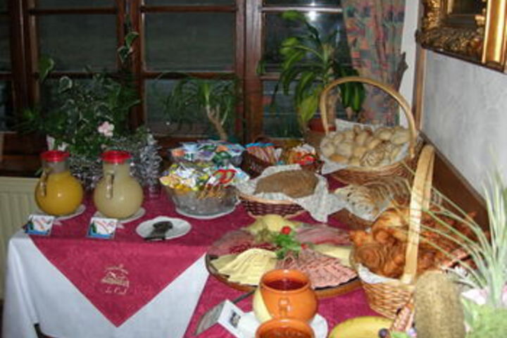 Breakfast/Coffee Service 2 of 19