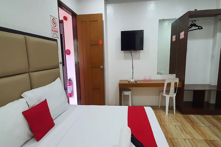 Room 9 of 19
