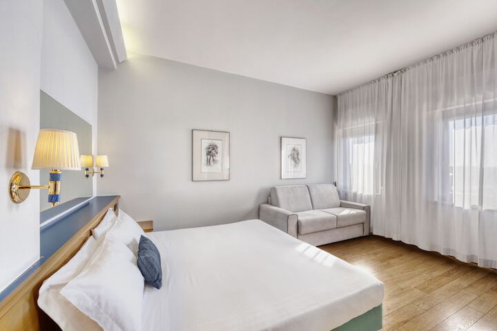 Room 10 of 60