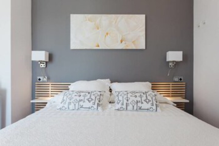 Room 9 of 14