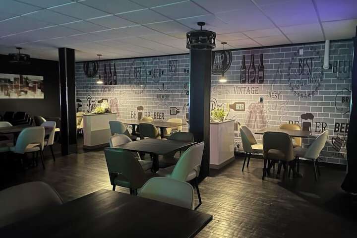 Dining 18 of 27