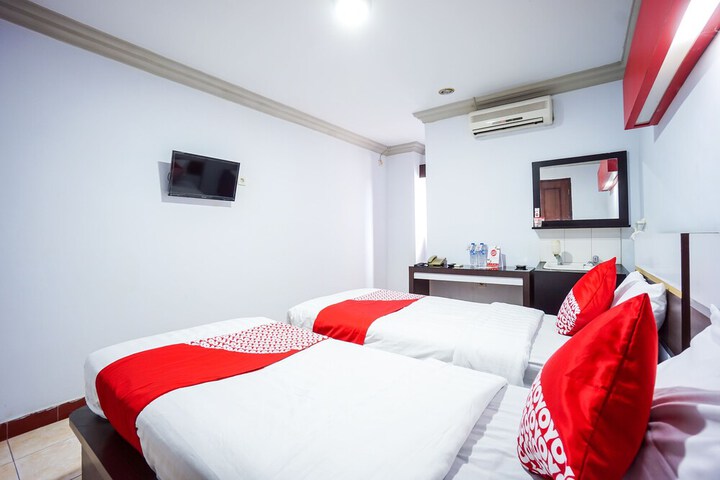 Room 21 of 32