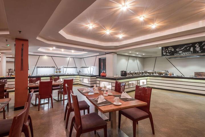 Dining 2 of 64