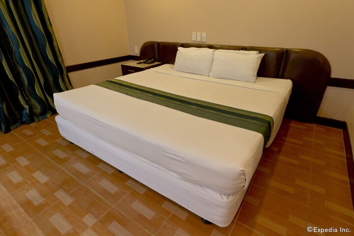 Room 9 of 68
