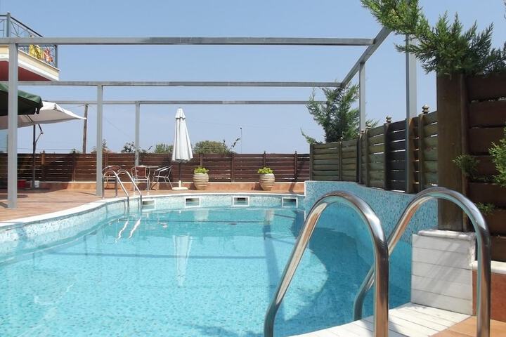 Hotel Pool