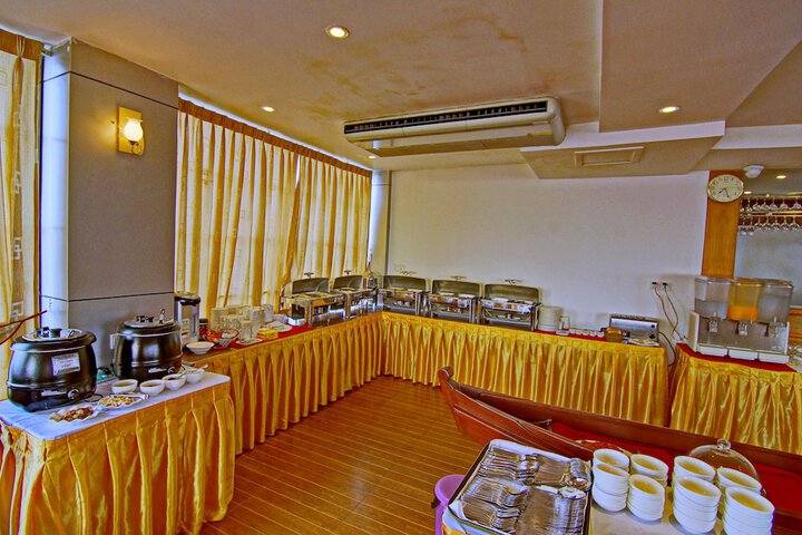 Breakfast/Coffee Service 41 of 47
