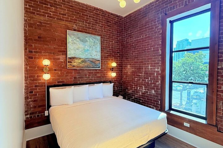 Room 5 of 48