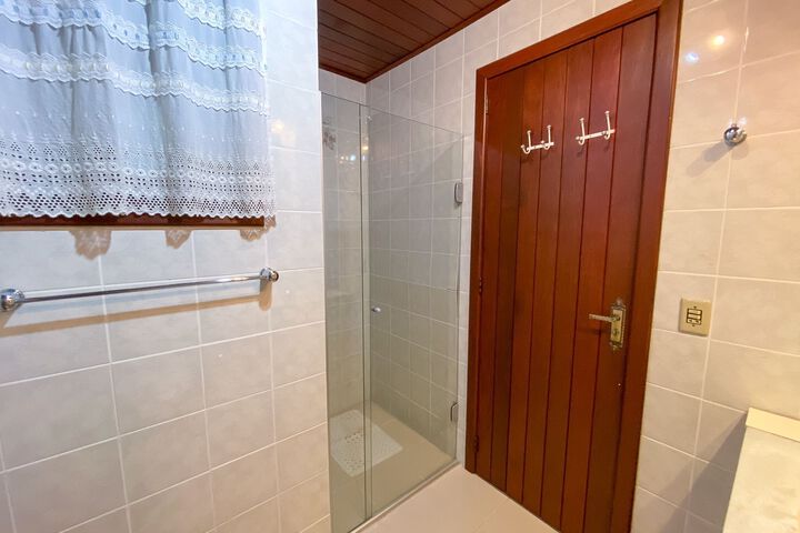 Room 10 of 89