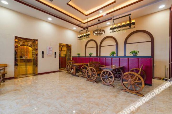 Hotel Interior 8 of 19